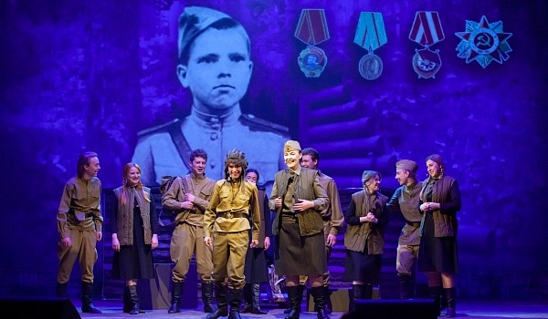 «Дети войны. В сердце маленьком горе бездонное…» «Дети войны. В сердце маленьком горе бездонное…»